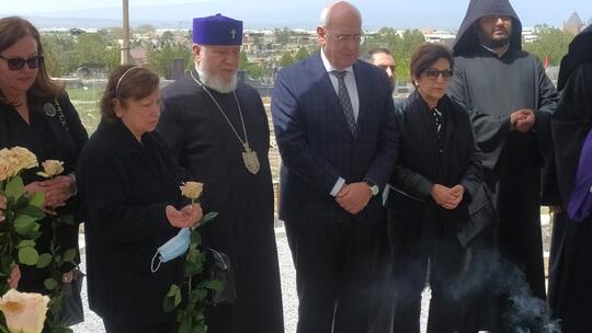 (L to R) Karin Yacoubian Guiragossian, Ani Yacoubian, His Holiness Catholicos of All Armenians Karekin II, Berge Setrakian, and Vera Setrakian at the Yacoubian Family Tomb.